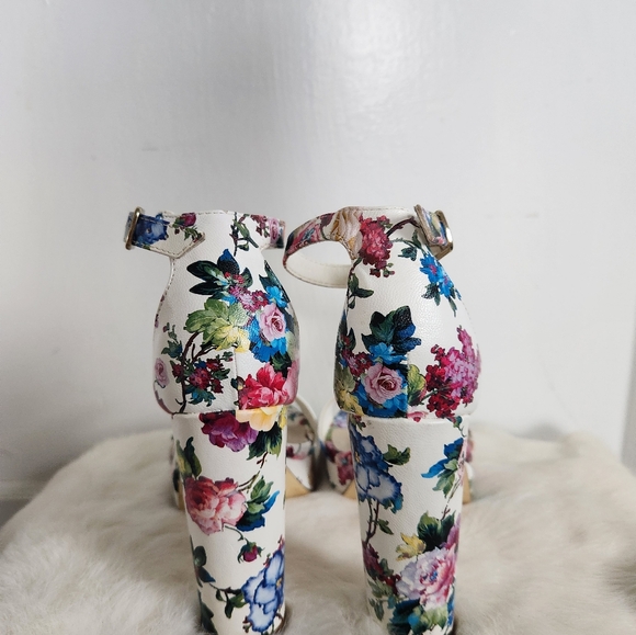 David’s Bridal White Floral Flora 1” Platform High Heel Open Toe Shoes Sz 7M - Picture 7 of 10